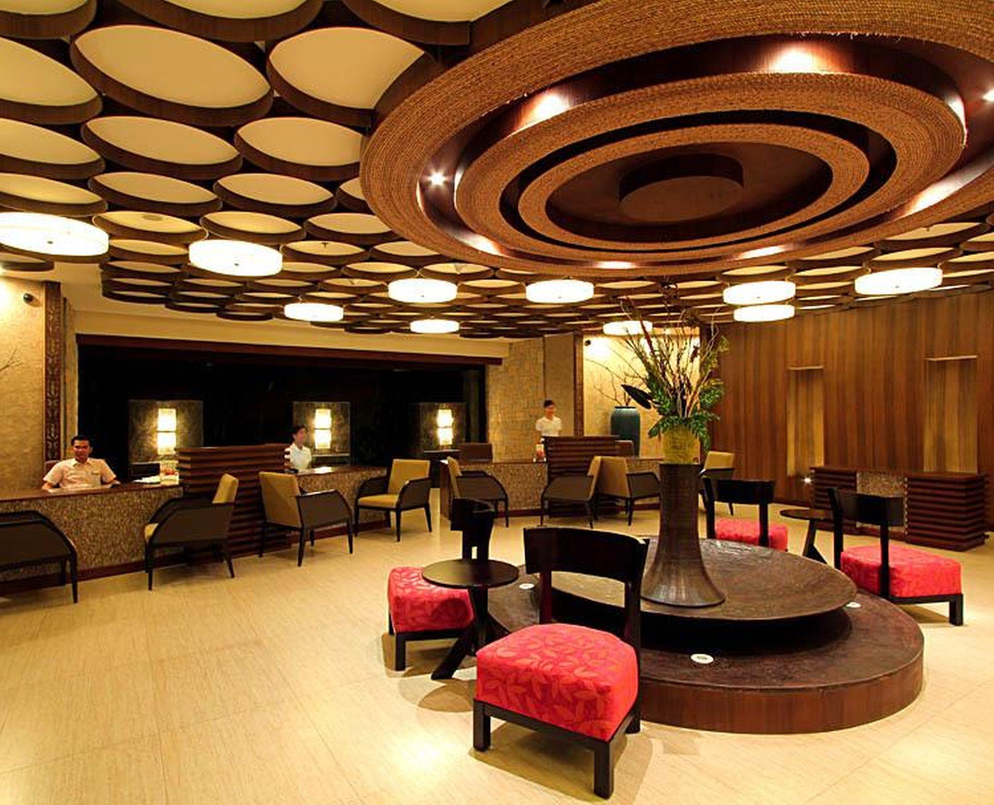 The Bellevue Resort Панглао Екстериор снимка The lobby of the hotel