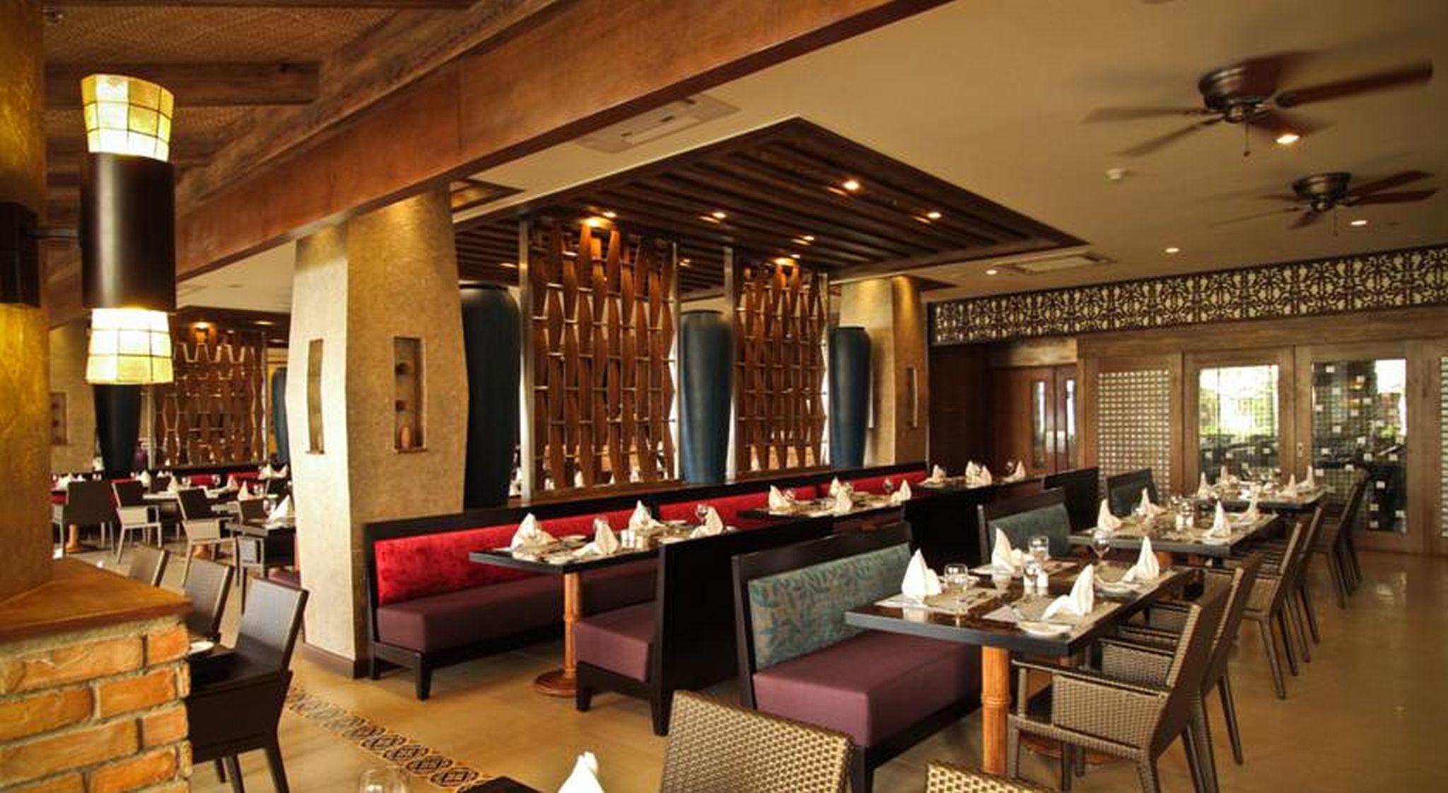 The Bellevue Resort Панглао Екстериор снимка The interior of a restaurant