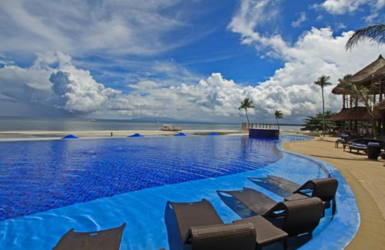 The Bellevue Resort Панглао Екстериор снимка Infinity pool at the Shangri-La's Tanjung Rhu Resort, Langkawi, Malaysia